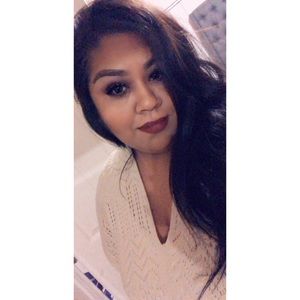 Meet your Posher, Selina